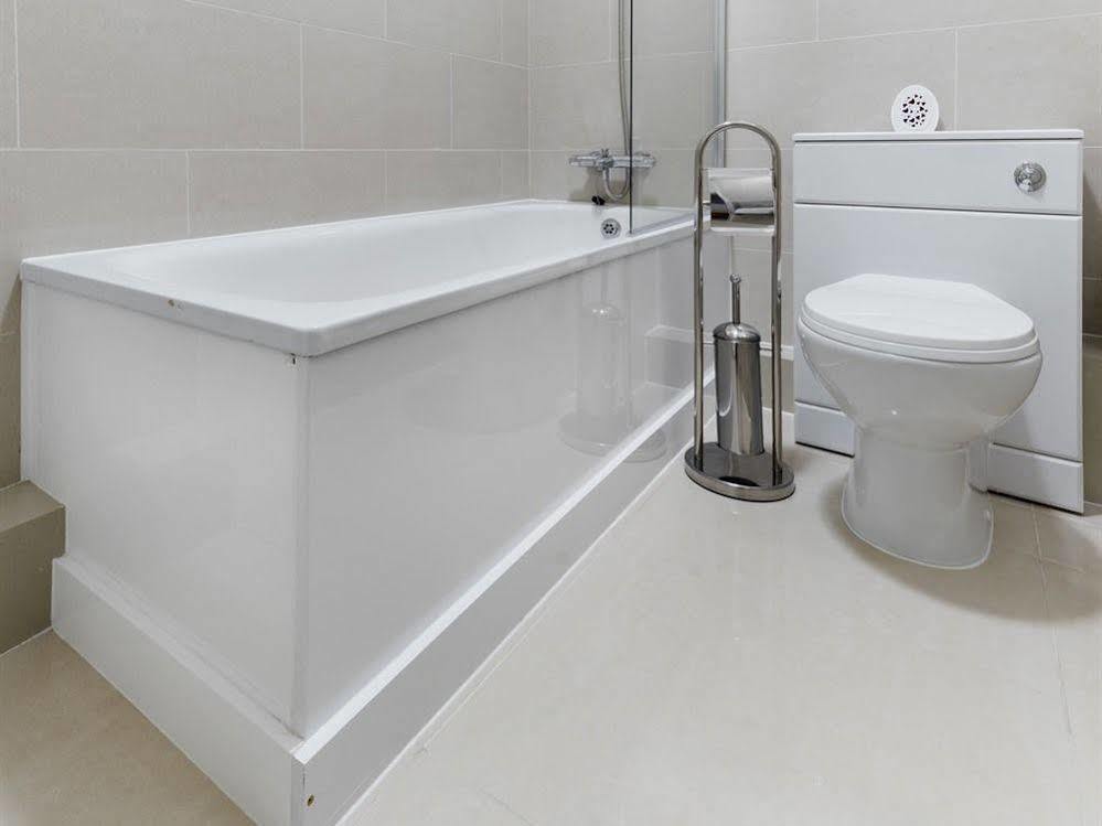 Aparthotel Commercial House Londra